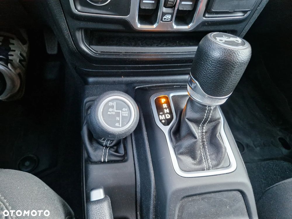 Jeep Wrangler Unlimited GME 2.0 Turbo Sahara - 15