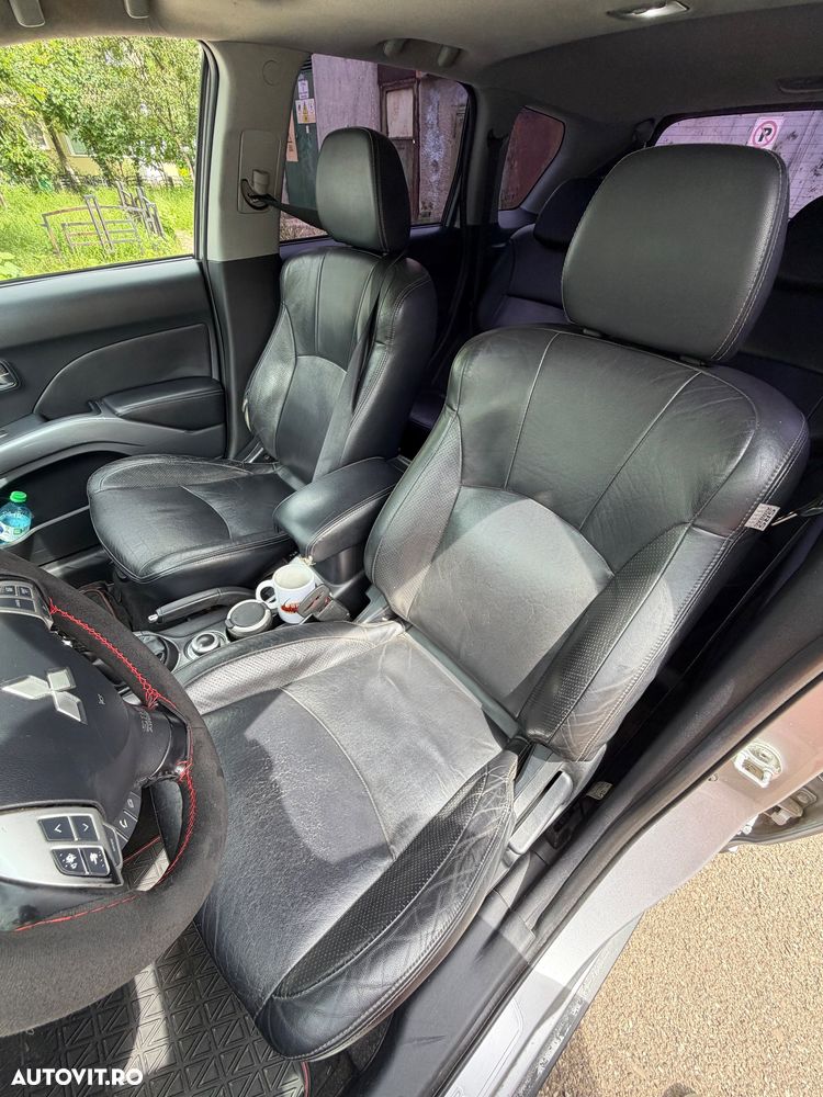 Mitsubishi Outlander 2.0 DI-D Intense - 22