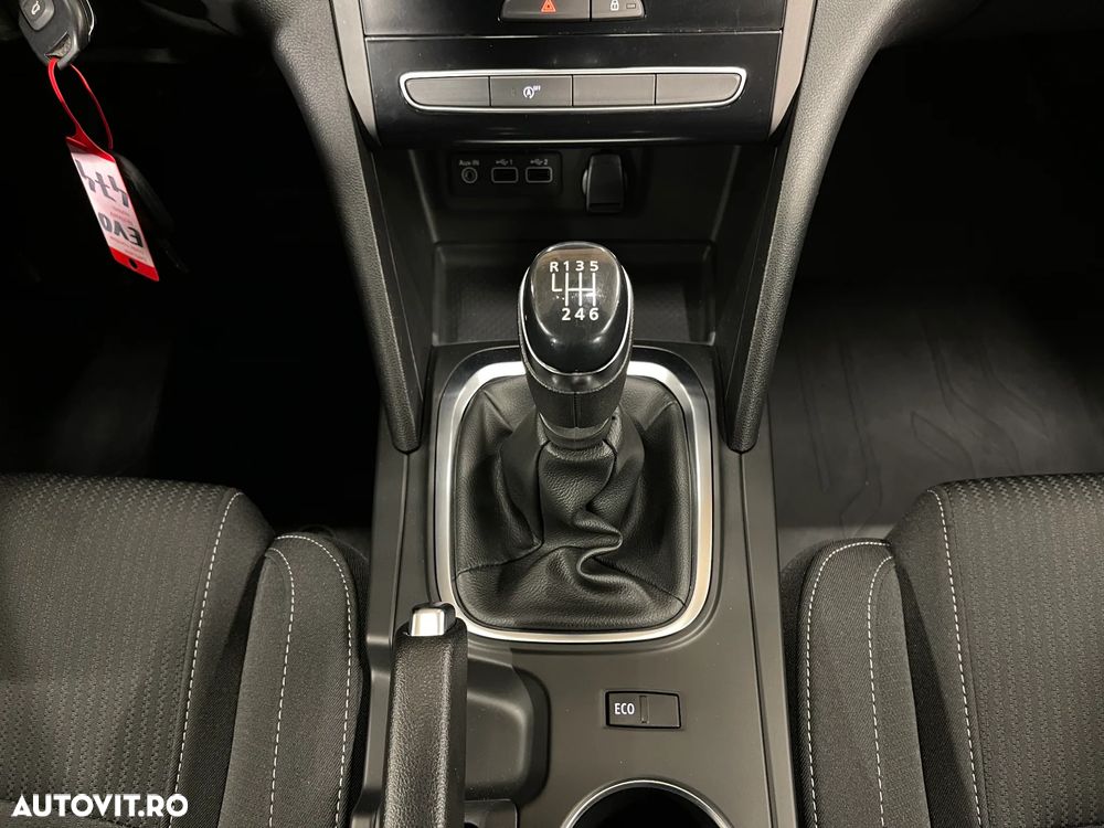 Renault Megane Blue dCi 116 Zen - 22