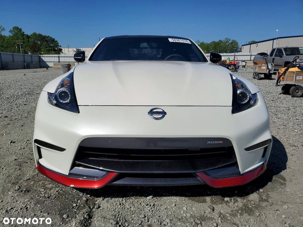 Nissan 370 Z - 2