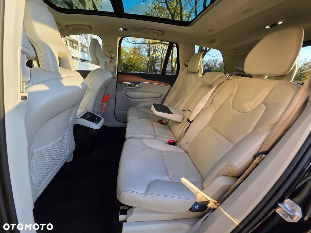 Volvo XC 90 T6 AWD Momentum 7os - 23