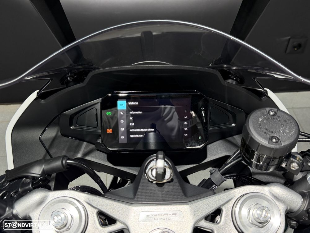 CF Moto 675SR-R - 39