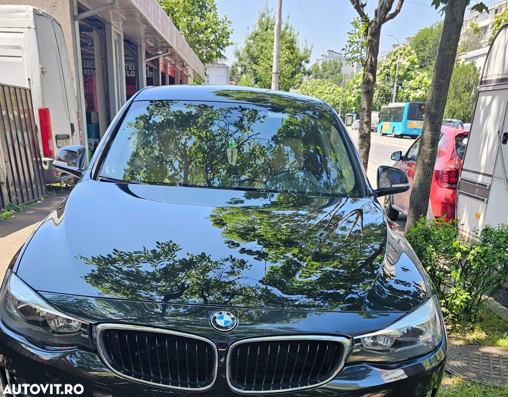 BMW Seria 3 318d DPF Touring Edition Lifestyle - 1