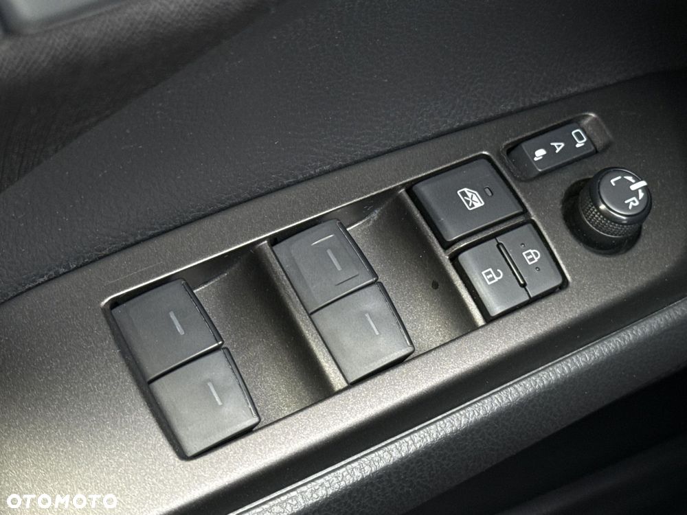Toyota Camry 2.5 Hybrid Comfort CVT - 17