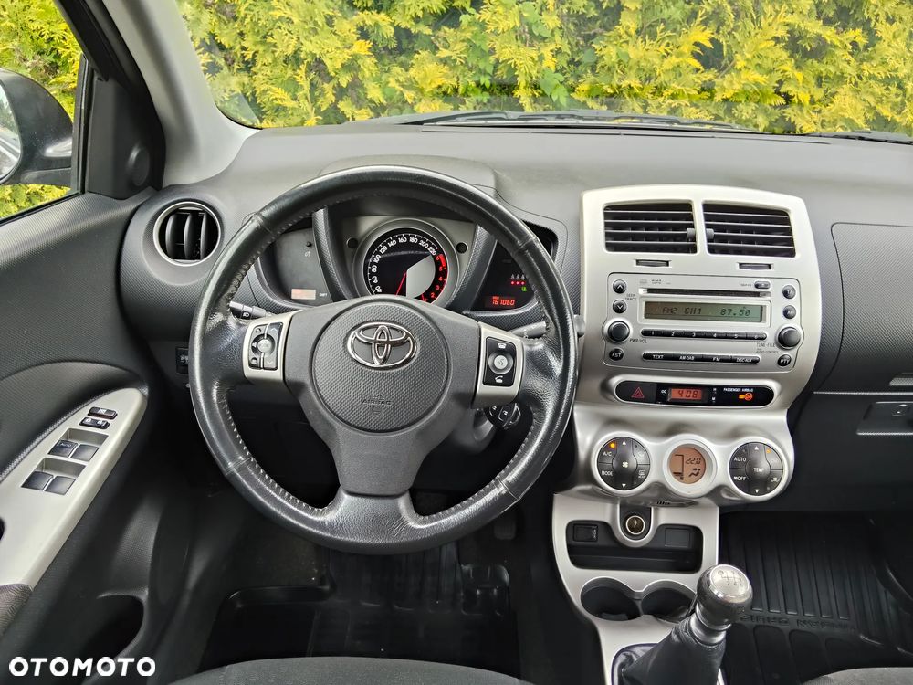 Toyota Urban Cruiser 1.4 D-4D Sol 4x4 - 10