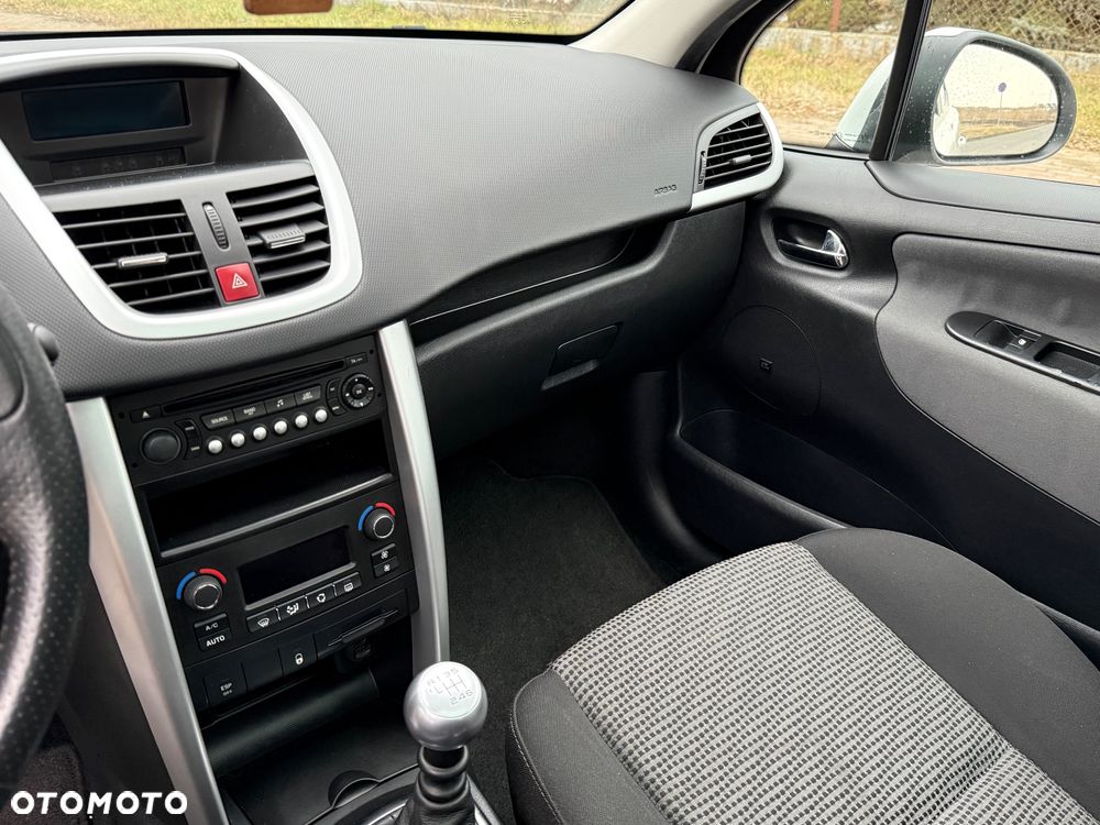 Peugeot 207 - 19