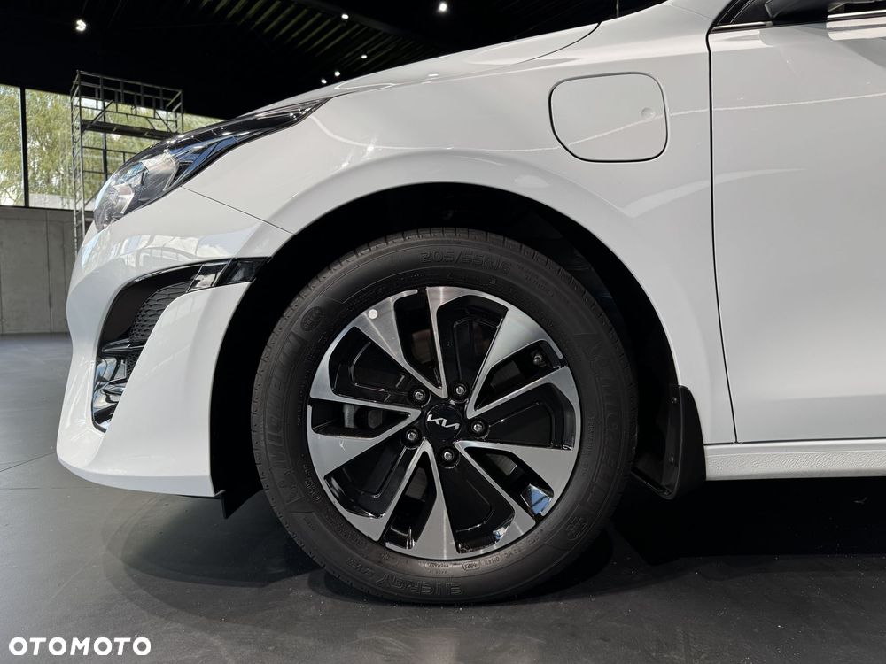 Kia Ceed 1.6 GDI PHEV L DCT - 20