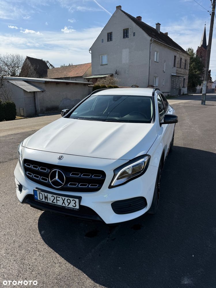 Mercedes-Benz GLA 200 7G-DCT - 9