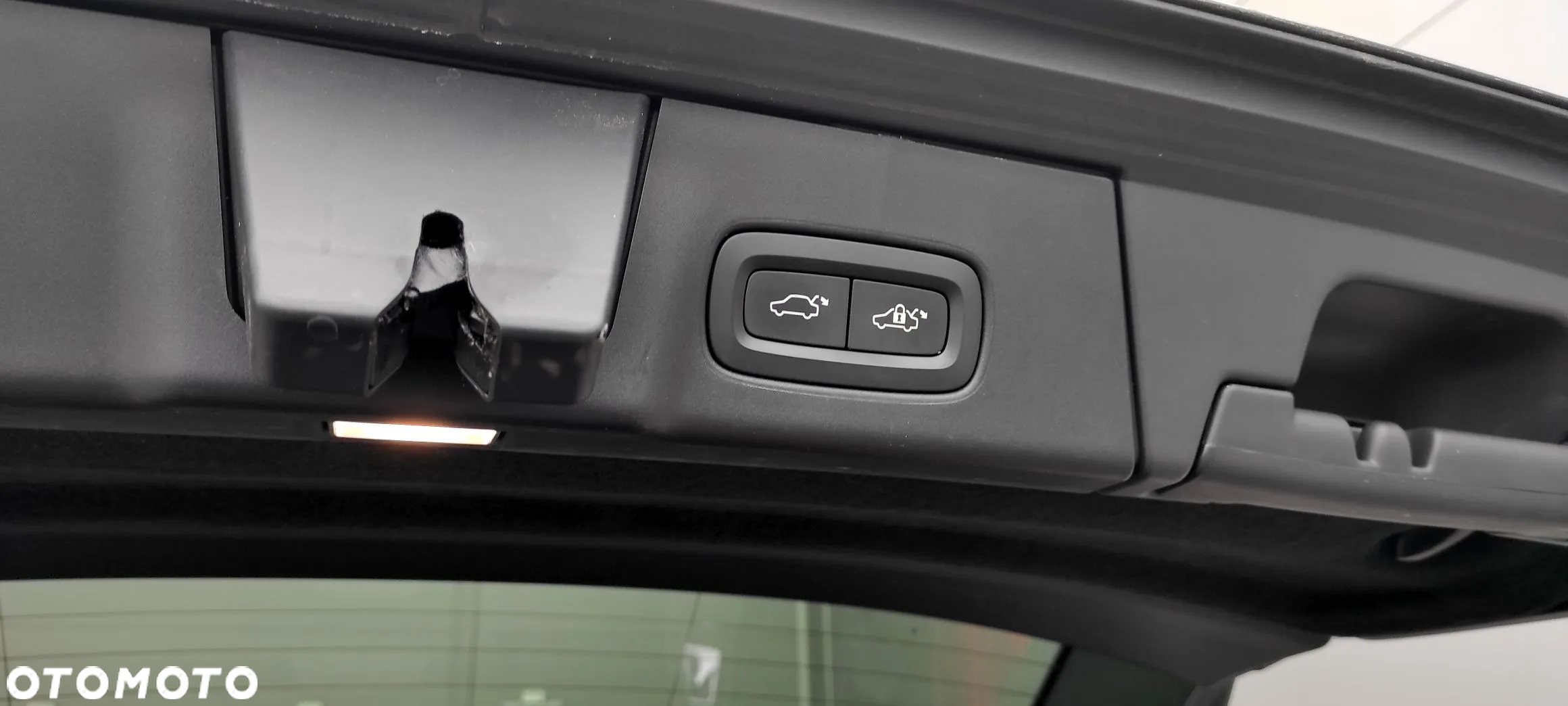 Volvo V90 D4 Momentum - 31