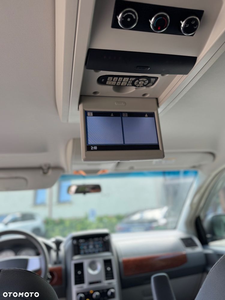 Chrysler Town & Country 3.3 LX - 11