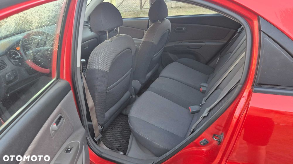 Kia Rio - 3