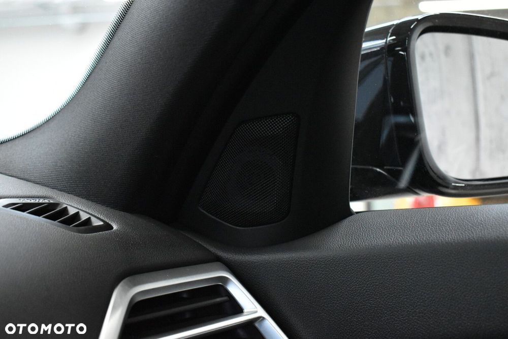 BMW Seria 3 330i xDrive M Sport sport - 17