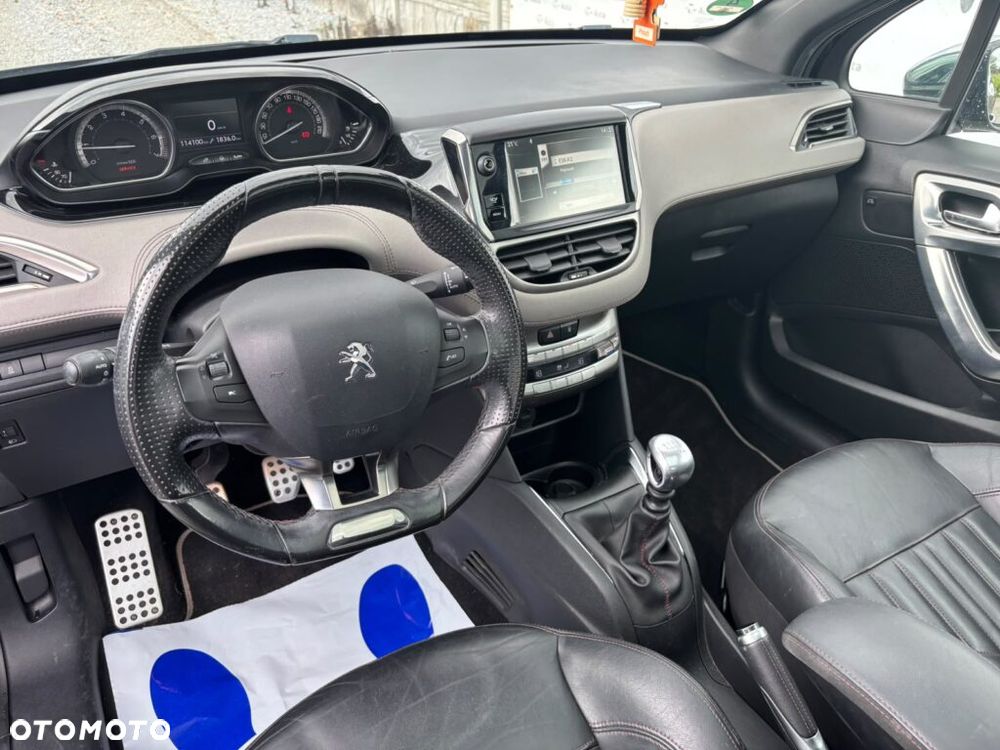 Peugeot 208 155 THP Allure - 8