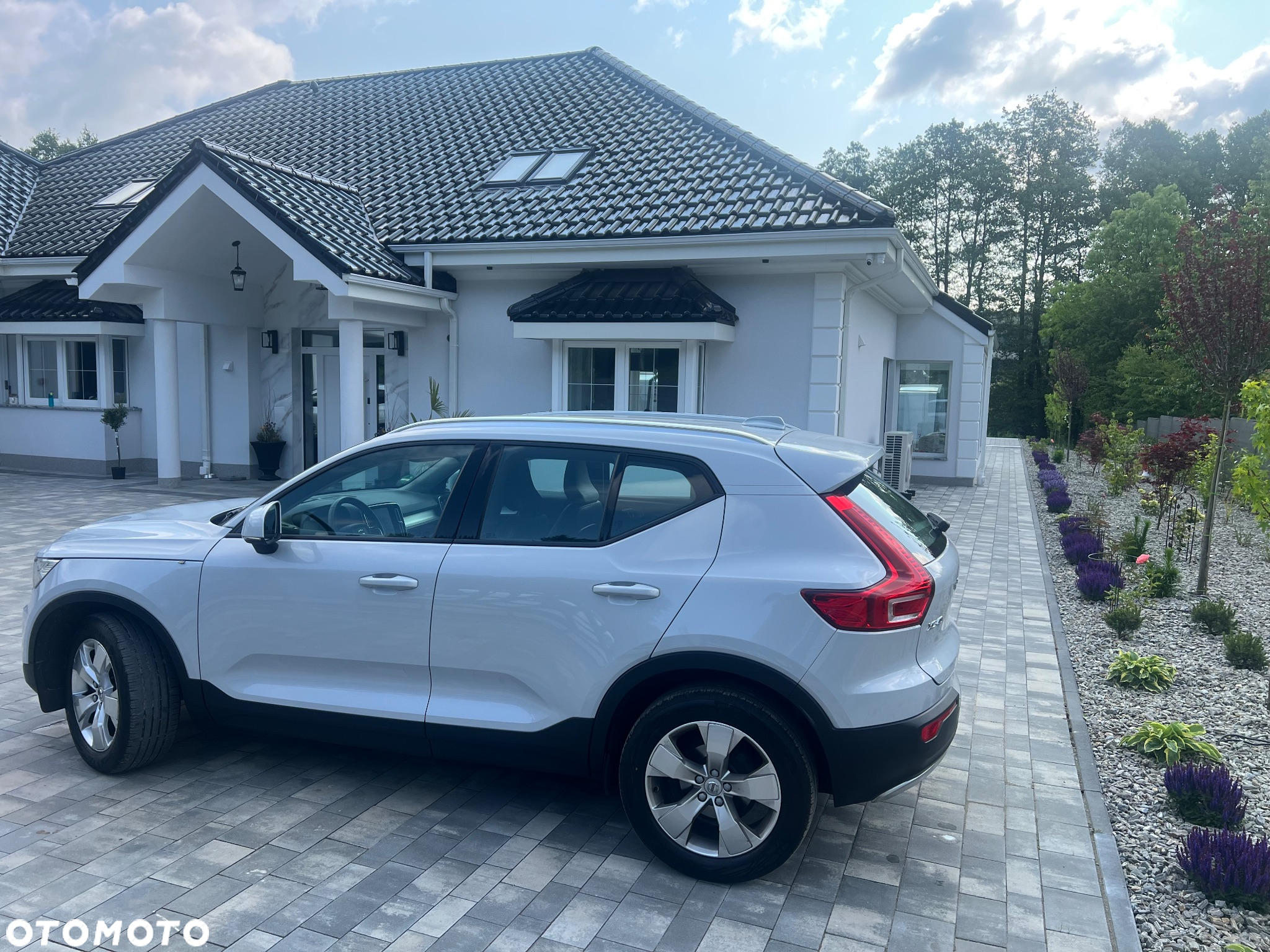 Volvo XC 40 T3 Geartronic Momentum Pro - 3