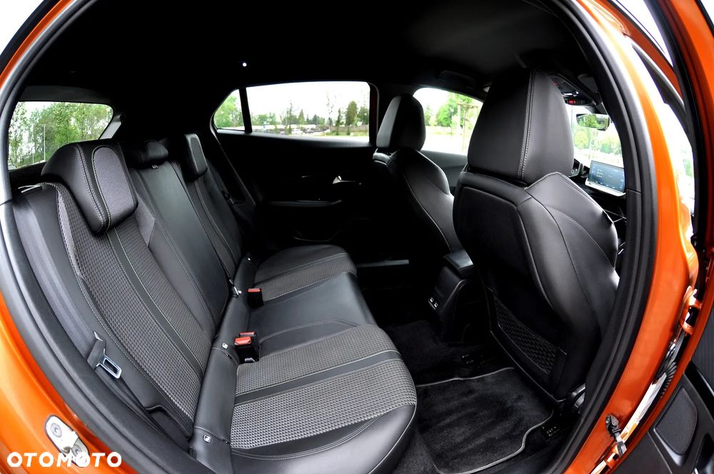 Peugeot 2008 ver-1-5-bluehdi-gt-s-s - 24