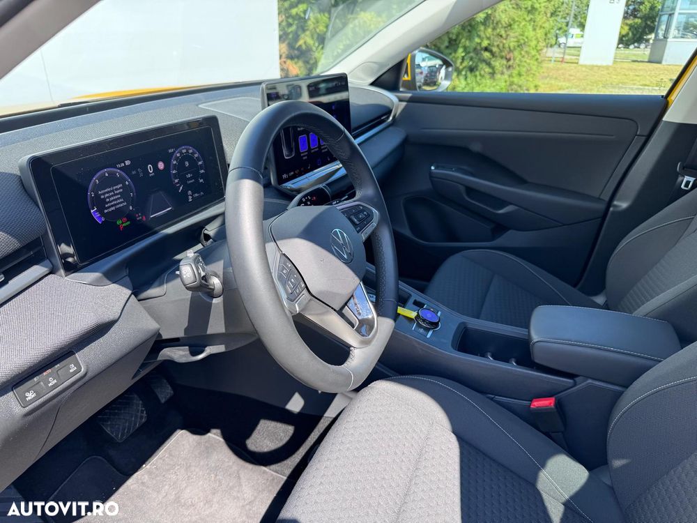 Volkswagen T-Roc - 31