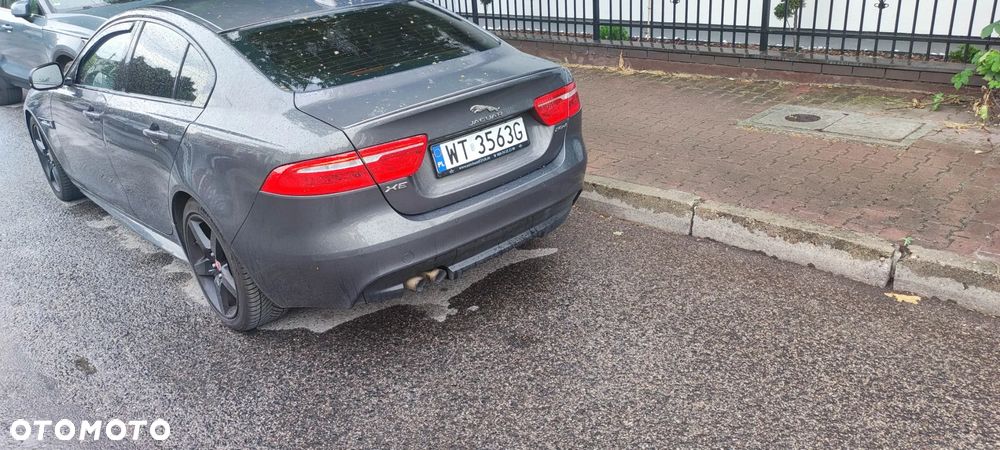 Jaguar XE 2.0 D R-Sport - 3