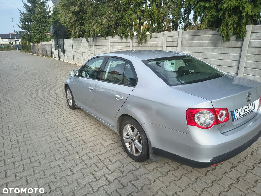 Volkswagen Jetta - 6