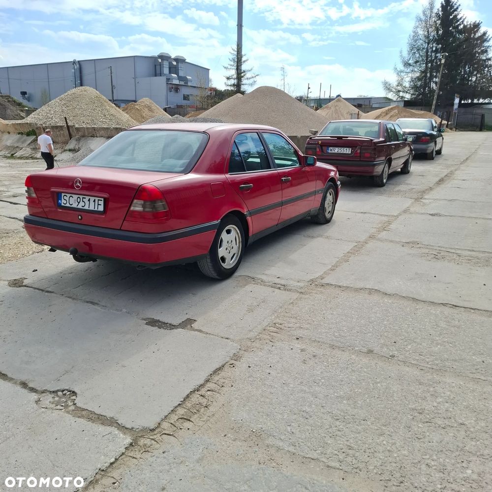 Mercedes-Benz Klasa C 180 T Classic - 6