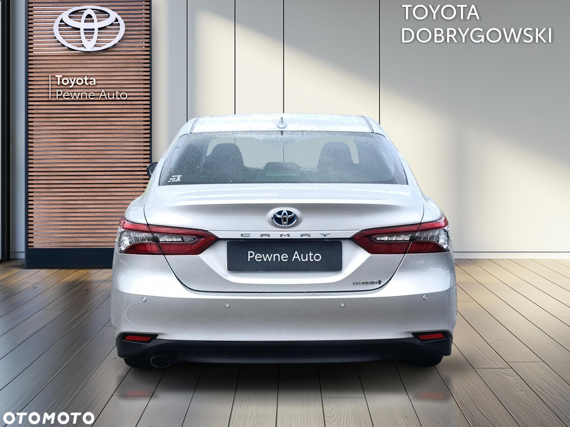 Toyota Camry - 4