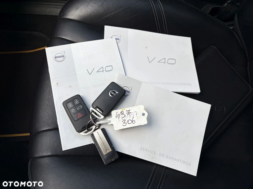 Volvo V40 T3 Momentum - 33
