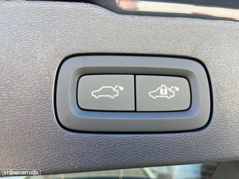 Volvo V60 2.0 T6 AWD TE Plus Bright - 19