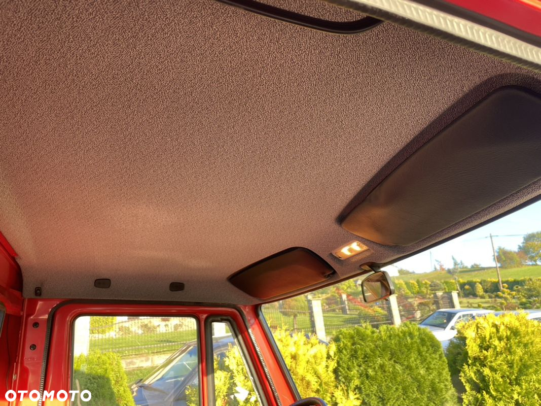 Mercedes-Benz 309D - 17