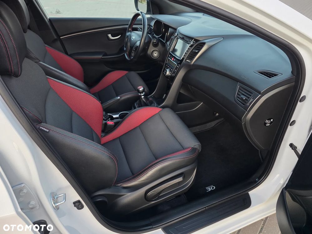 Hyundai i30 1.6 T GDI Turbo - 22