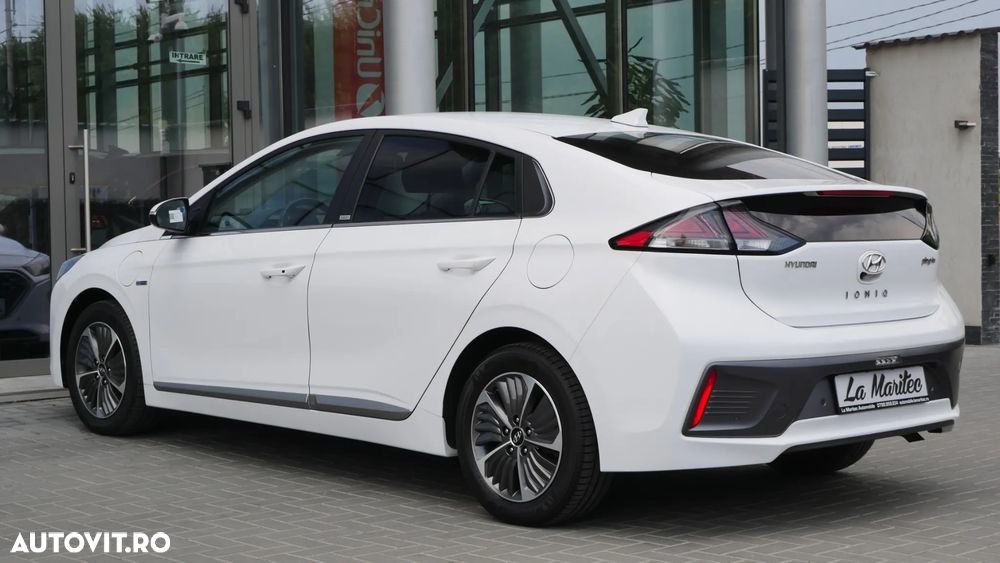 Hyundai IONIQ 1.6 GDI Premium - 9