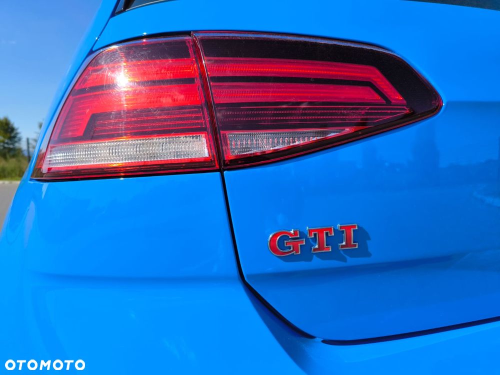 Volkswagen Golf GTI (BlueMotion Technology) DSG Performance - 16