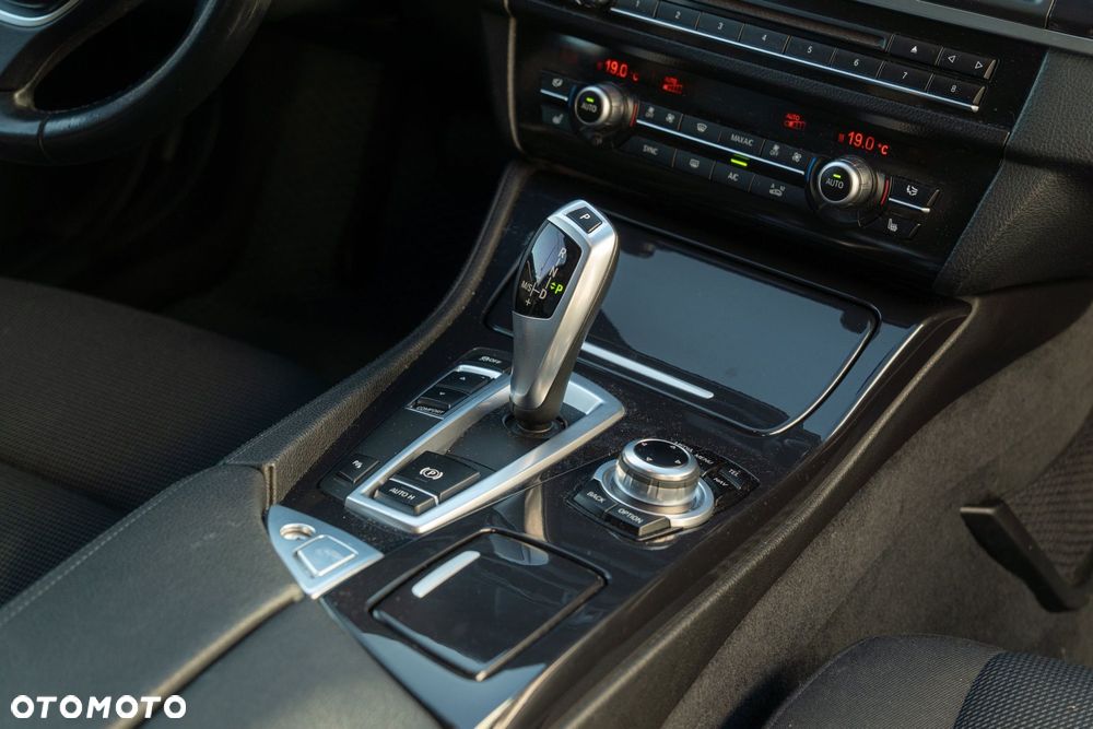BMW Seria 5 518d - 8