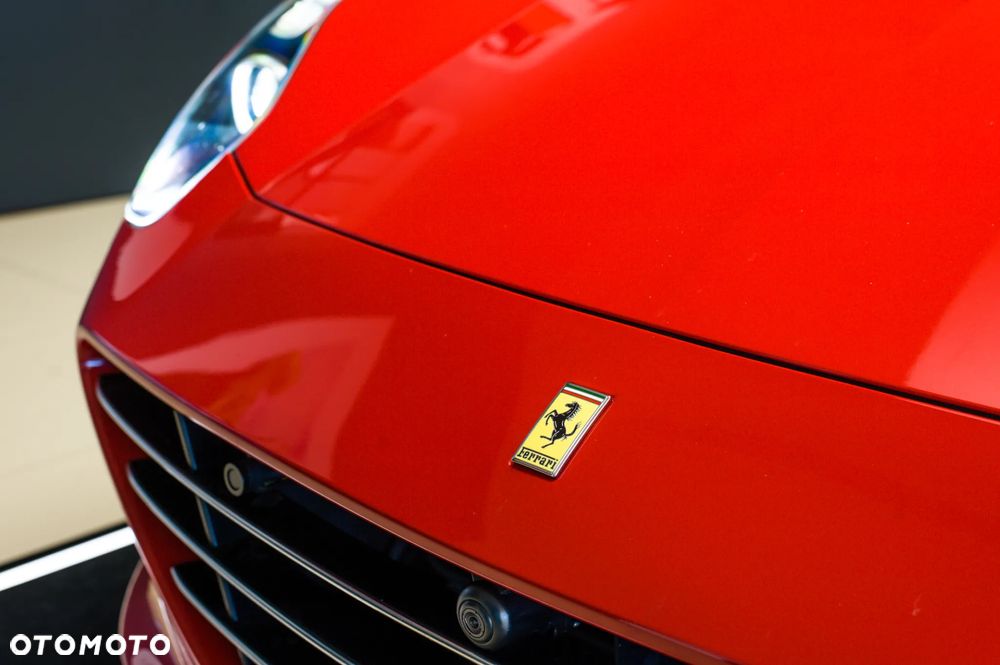 Ferrari California T - 10
