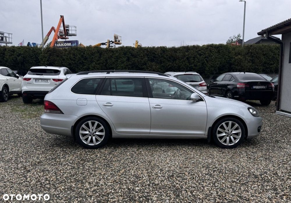 Volkswagen Golf - 6
