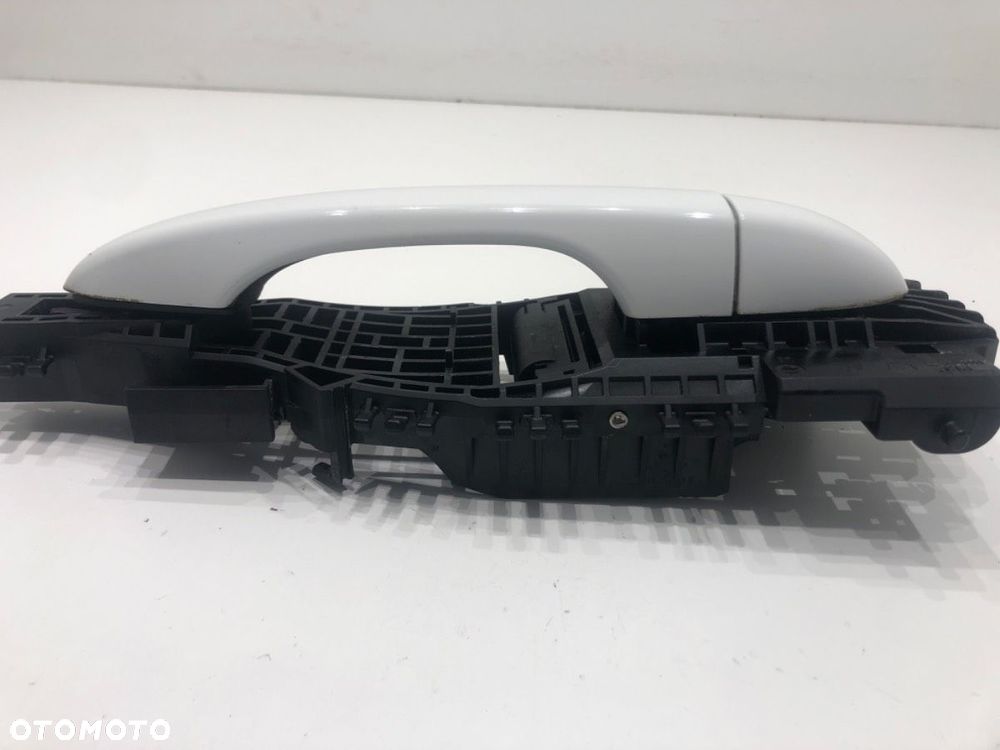 KLAMKA ZEWNĘTRZNA LEWY TYŁ - 191.00 PLN - JEEP CHEROKEE (KL) 2013 - 2022 3.2 V6 200 kW [272 KM] - 3