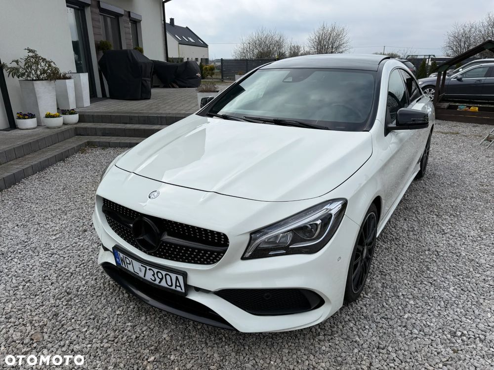 Mercedes-Benz CLA 180 AMG Line - 4