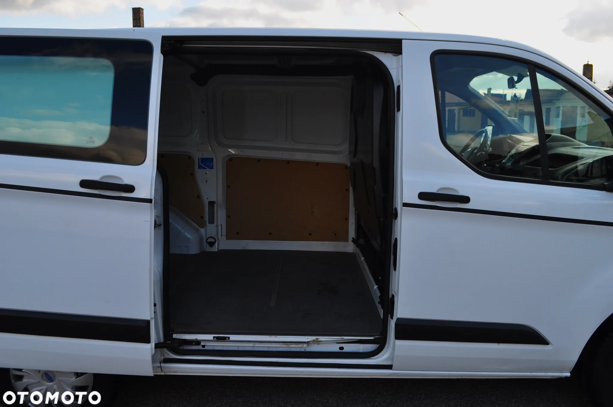 Ford TRANSIT CUSTOM - 14