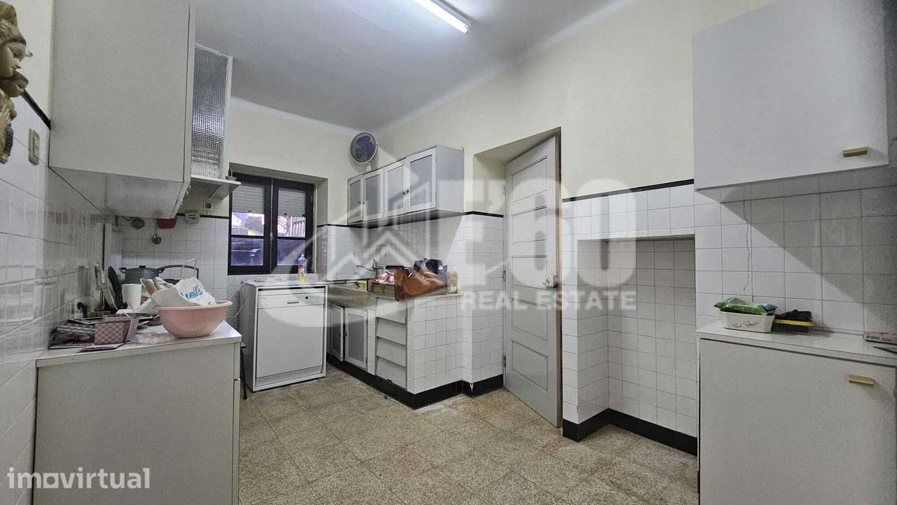 MORADIA GEMINADA COM EXELENTE POTENCIAL - Grande imagem: 3/37