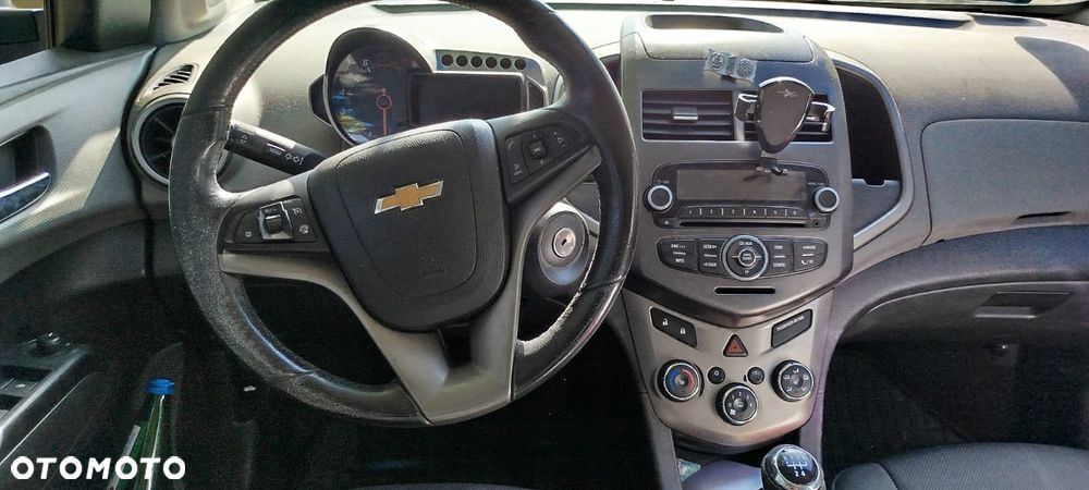 Chevrolet Aveo 1.6 LTZ - 6
