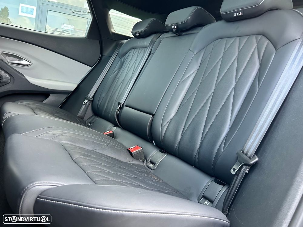 Ford Explorer 77 kWh Premium - 45