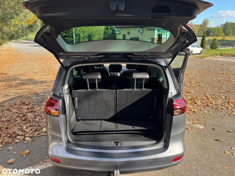 Opel Zafira 2016