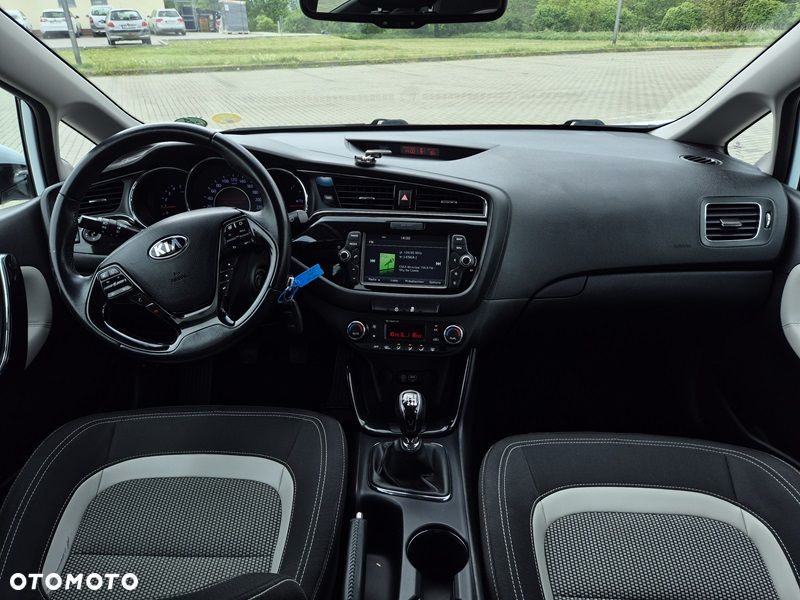 Kia Ceed 1.6 CRDi L - 10