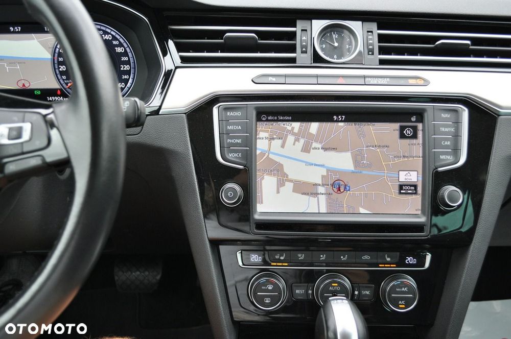 Volkswagen Passat - 21