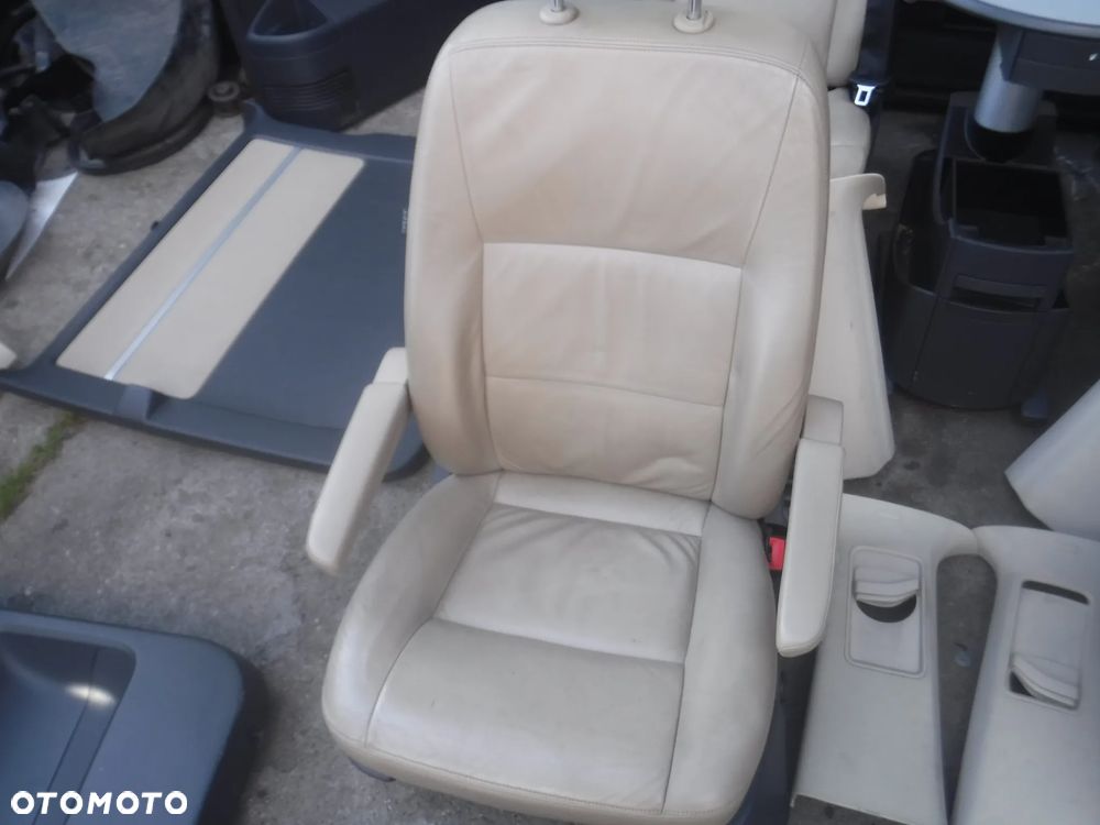 Vw T5 Lift T6 multivan fotele siedzenia grzane  kanapa skory stolik przekladka 2 X drzwi boczki roletki kpl - 22