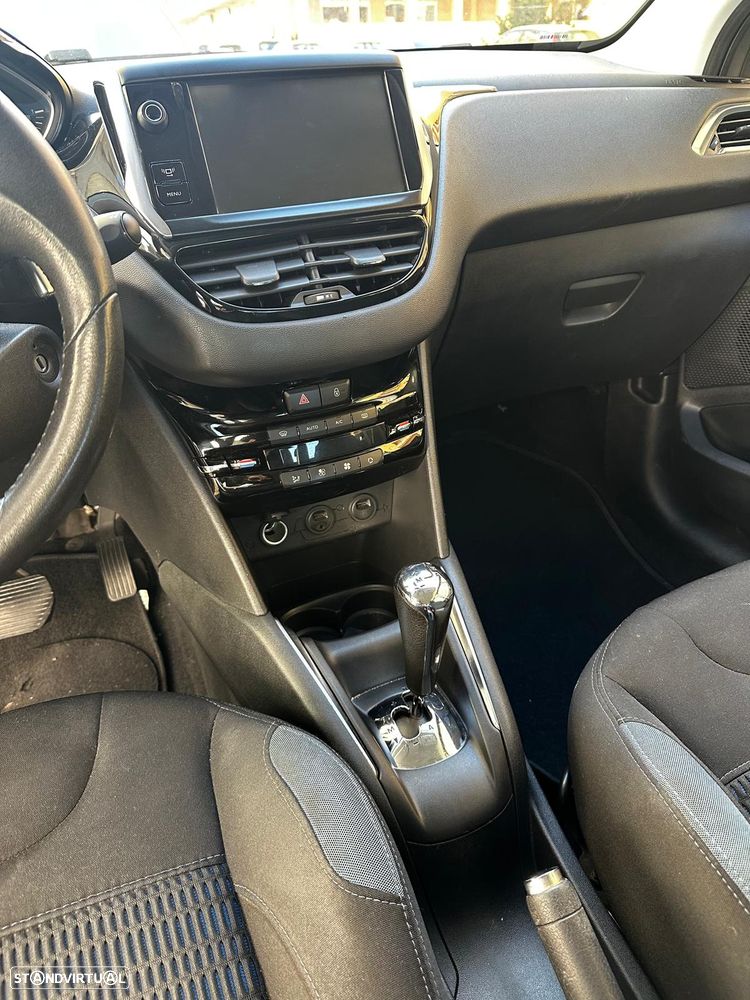 Peugeot 208 e-HDi 92 ETG6 Stop&Start Allure - 19