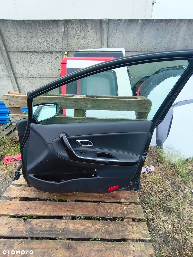 KIA CEED II DRZWI PRAWE PRZEDNIE EUROPA KOMPLETNE POZNAŃ GIEŁDA - 2