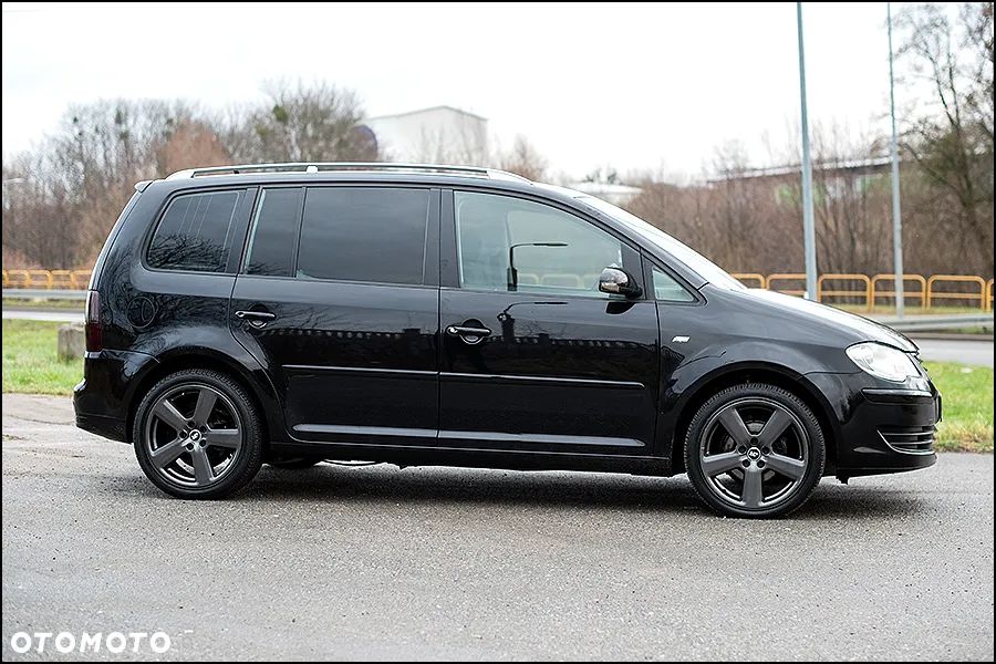 Volkswagen Touran - 5