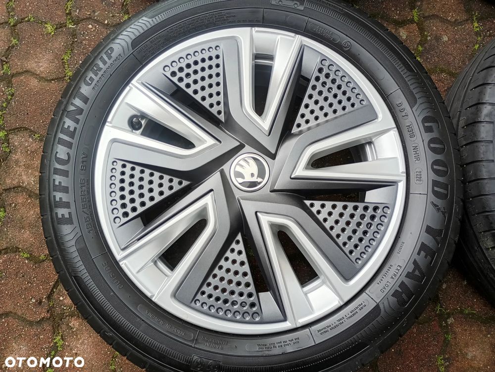 Skoda Fabia Rapid Scala 195/55/16 Kamiq 5 x 100 lato 2022 - 3