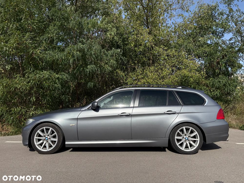 BMW Seria 3 330d DPF Touring - 3
