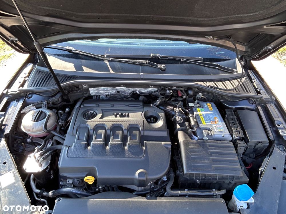 Volkswagen Passat - 18
