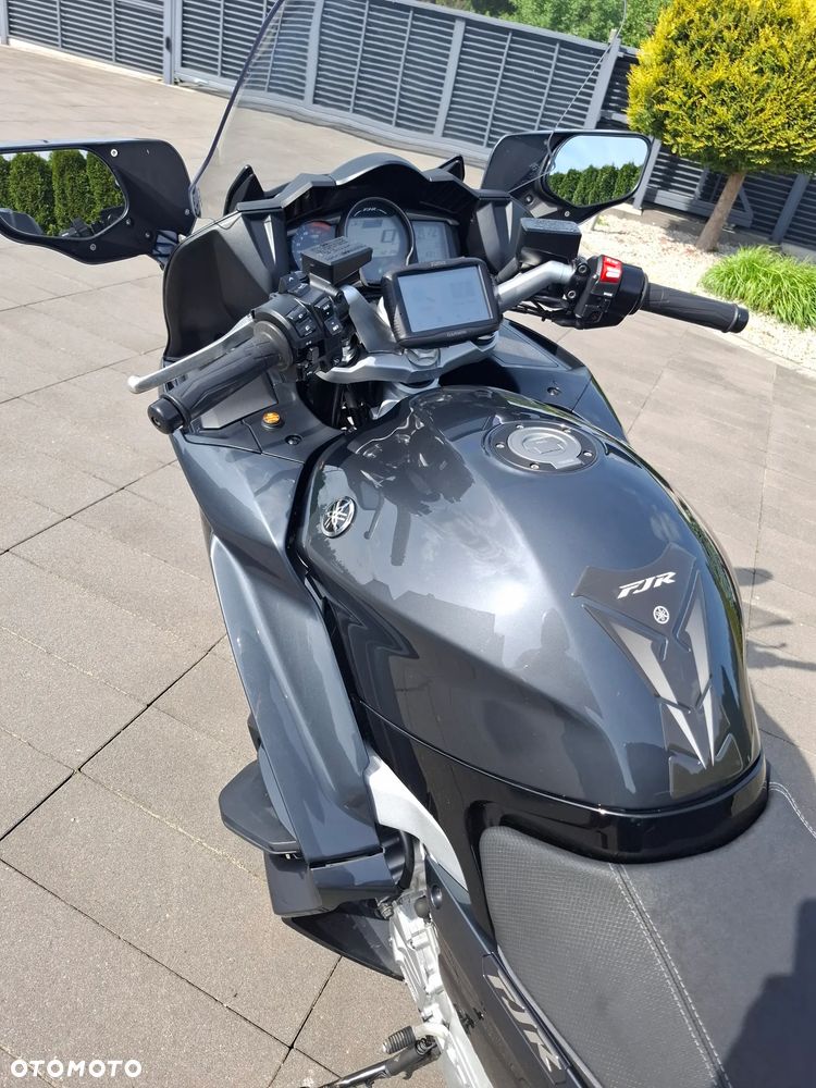 Yamaha FJR - 13